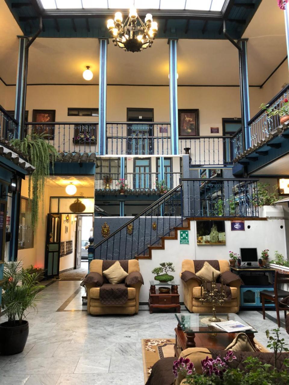 Hotel Montecarlo Riobamba Extérieur photo